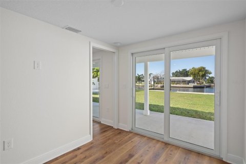 House in Hudson, Florida 4 bedrooms, 144.28 sq.m. № 2142764 - photo 27