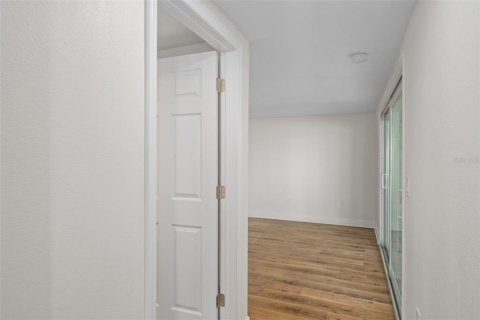 House in Hudson, Florida 4 bedrooms, 144.28 sq.m. № 2142764 - photo 19