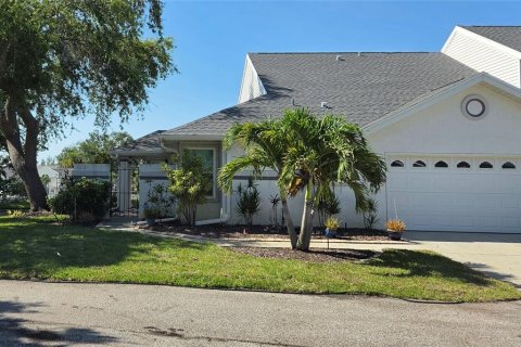 House in Bradenton, Florida 2 bedrooms, 135.92 sq.m. № 2200028