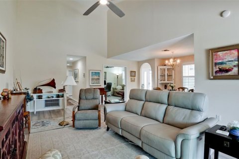 House in Bradenton, Florida 2 bedrooms, 135.92 sq.m. № 2200028 - photo 8