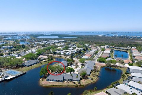 House in Bradenton, Florida 2 bedrooms, 135.92 sq.m. № 2200028 - photo 5