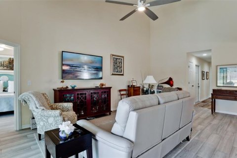 House in Bradenton, Florida 2 bedrooms, 135.92 sq.m. № 2200028 - photo 9