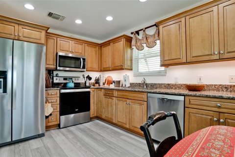 House in Bradenton, Florida 2 bedrooms, 135.92 sq.m. № 2200028 - photo 15