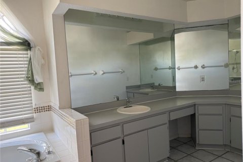 Villa ou maison à louer à Lutz, Floride: 4 chambres, 207.36 m2 № 2119364 - photo 11