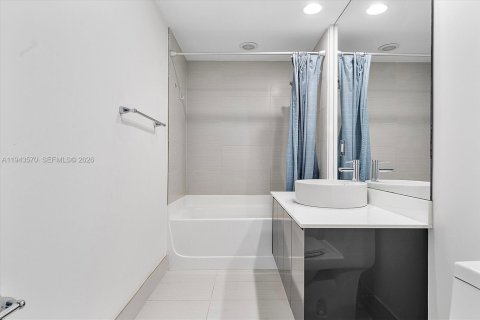 Copropriété à vendre à Miami, Floride: 2 chambres, 78.22 m2 № 2001167 - photo 9