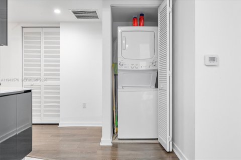 Copropriété à vendre à Miami, Floride: 2 chambres, 78.22 m2 № 2001167 - photo 11