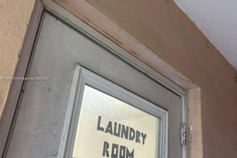 Condominio en alquiler en Hollywood, Florida, 2 dormitorios, 81.94 m2 № 1947127 - foto 30