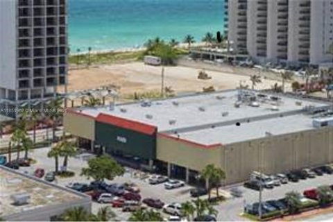 Condo in Miami Beach, Florida, 1 bedroom  № 1854759 - photo 13