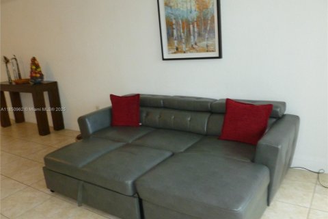 Condo in Miami Beach, Florida, 1 bedroom  № 1854759 - photo 11