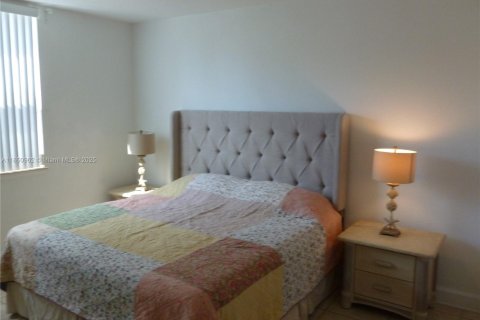Condo in Miami Beach, Florida, 1 bedroom  № 1854759 - photo 6