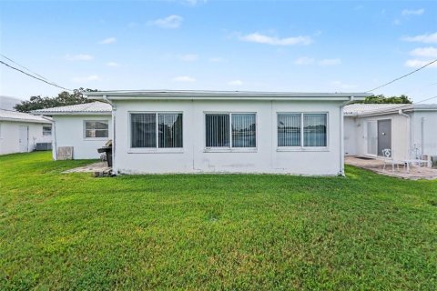 Copropriété à vendre à Pinellas Park, Floride: 2 chambres, 123.37 m2 № 2388575 - photo 30