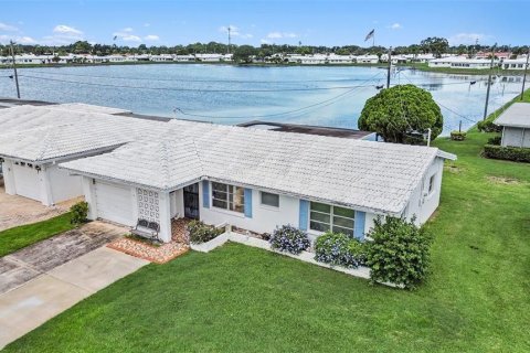 Condo à Pinellas Park, Floride, 2 chambres  № 2388575