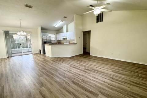 House in Gainesville, Florida 3 bedrooms, 123.28 sq.m. № 1853234 - photo 2