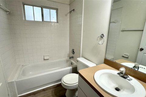 House in Gainesville, Florida 3 bedrooms, 123.28 sq.m. № 1853234 - photo 6