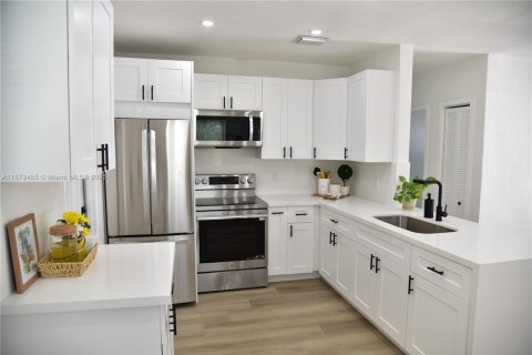 Villa ou maison à vendre à Fort Lauderdale, Floride: 3 chambres, 86.96 m2 № 1925247 - photo 4