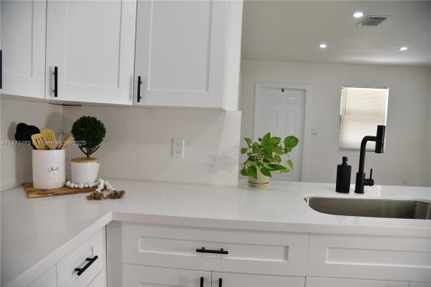 Villa ou maison à vendre à Fort Lauderdale, Floride: 3 chambres, 86.96 m2 № 1925247 - photo 15