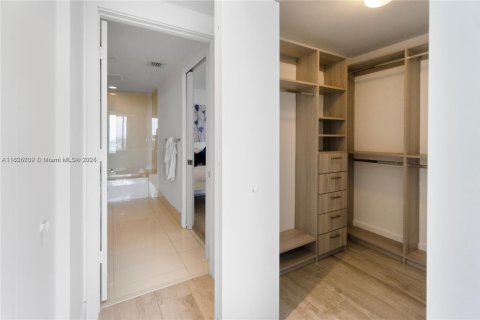 Купить кондоминиум в Майами, Флорида 1 спальня, 68.47м2, № 1818584 - фото 13