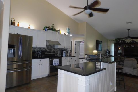 Villa ou maison à vendre à Port St. Lucie, Floride: 3 chambres, 190.73 m2 № 2192887 - photo 15