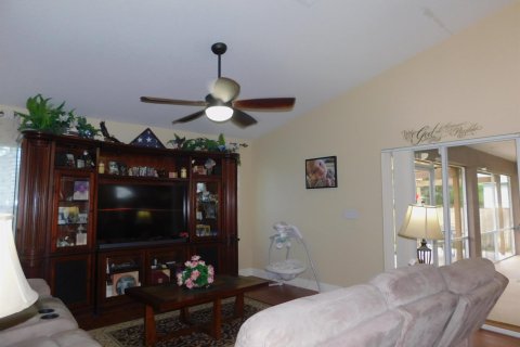 Villa ou maison à vendre à Port St. Lucie, Floride: 3 chambres, 190.73 m2 № 2192887 - photo 21