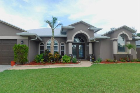 Villa ou maison à vendre à Port St. Lucie, Floride: 3 chambres, 190.73 m2 № 2192887 - photo 2