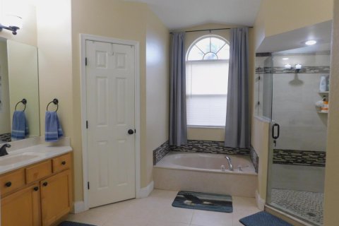 Villa ou maison à vendre à Port St. Lucie, Floride: 3 chambres, 190.73 m2 № 2192887 - photo 10