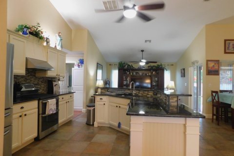 Villa ou maison à vendre à Port St. Lucie, Floride: 3 chambres, 190.73 m2 № 2192887 - photo 17