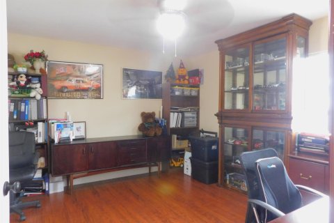Villa ou maison à vendre à Port St. Lucie, Floride: 3 chambres, 190.73 m2 № 2192887 - photo 25