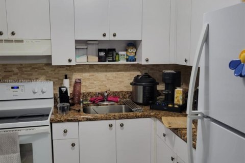 Снять в аренду квартиру в Хайалиа, Флорида 2 спальни, 84.36м2, № 1972049 - фото 12