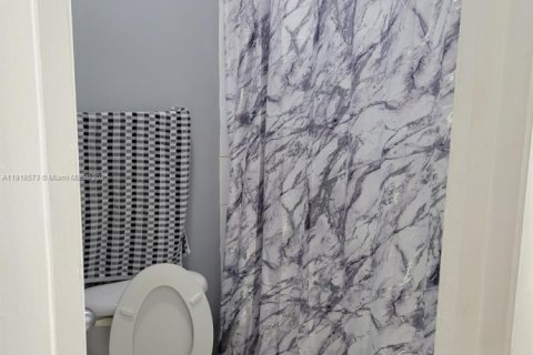 Снять в аренду квартиру в Хайалиа, Флорида 2 спальни, 84.36м2, № 1972049 - фото 21