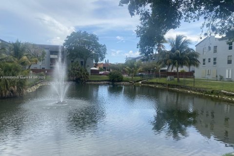 Снять в аренду квартиру в Хайалиа, Флорида 2 спальни, 84.36м2, № 1972049 - фото 4