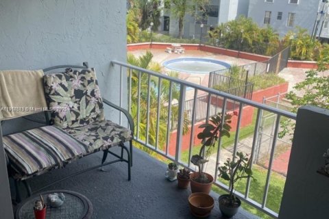 Снять в аренду квартиру в Хайалиа, Флорида 2 спальни, 84.36м2, № 1972049 - фото 11