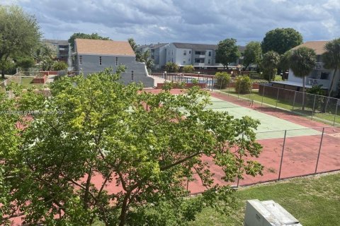 Снять в аренду квартиру в Хайалиа, Флорида 2 спальни, 84.36м2, № 1972049 - фото 2