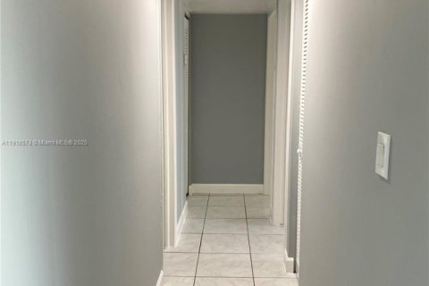 Снять в аренду квартиру в Хайалиа, Флорида 2 спальни, 84.36м2, № 1972049 - фото 13