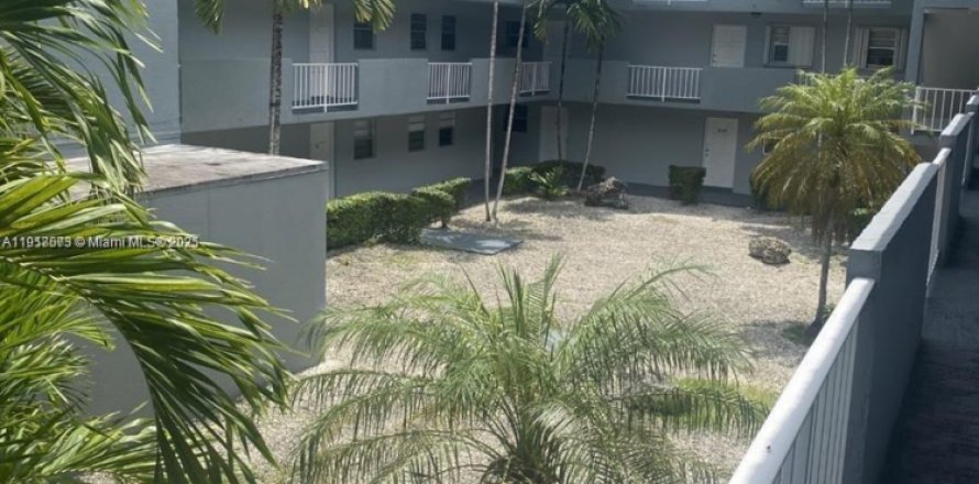 Квартира в Хайалиа, Флорида 2 спальни, 84.36м2 № 1972049