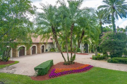 Casa en venta en Southwest Ranches, Florida, 6 dormitorios, 581.38 m2 № 1982405 - foto 13