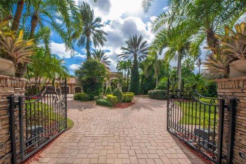 Casa en venta en Southwest Ranches, Florida, 6 dormitorios, 581.38 m2 № 1982405 - foto 2