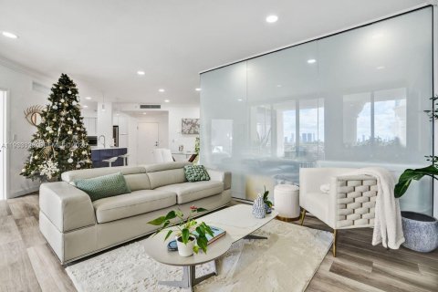 Condo in Miami Beach, Florida, 2 bedrooms № 1991235 - photo 27