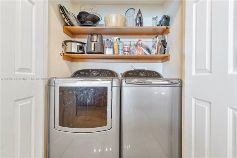 Condo in Fort Lauderdale, Florida, 1 bedroom  № 1752946 - photo 19