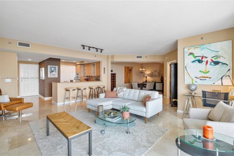 Condo in Fort Lauderdale, Florida, 1 bedroom  № 1752946 - photo 4