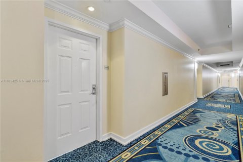 Condo in Fort Lauderdale, Florida, 1 bedroom  № 1752946 - photo 2