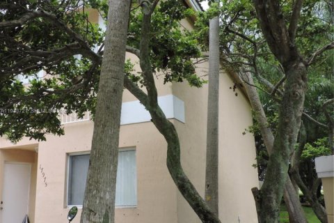 Touwnhouse à louer à Miami, Floride: 3 chambres, 135.82 m2 № 2000570 - photo 2