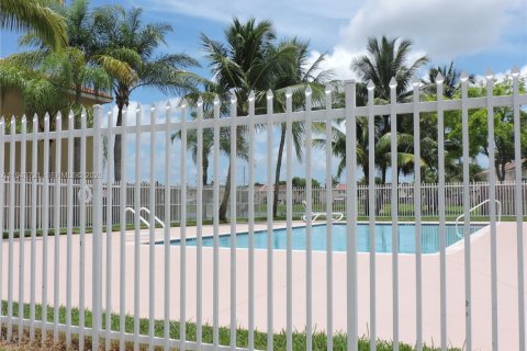 Touwnhouse à louer à Miami, Floride: 3 chambres, 135.82 m2 № 2000570 - photo 8
