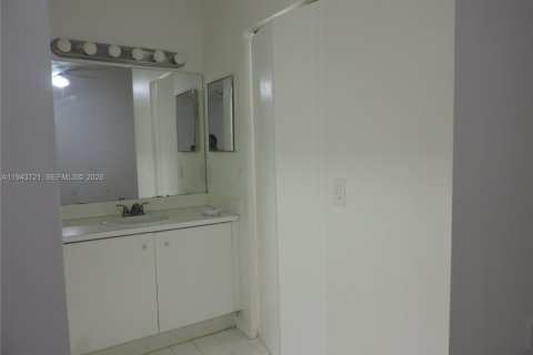 Touwnhouse à louer à Miami, Floride: 3 chambres, 135.82 m2 № 2000570 - photo 22