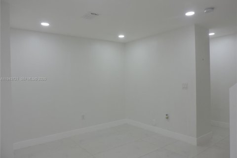 Touwnhouse à louer à Miami, Floride: 3 chambres, 135.82 m2 № 2000570 - photo 11