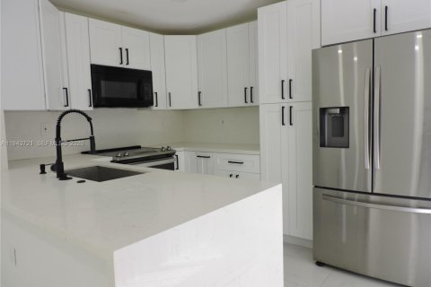 Touwnhouse à louer à Miami, Floride: 3 chambres, 135.82 m2 № 2000570 - photo 19