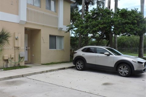 Touwnhouse à louer à Miami, Floride: 3 chambres, 135.82 m2 № 2000570 - photo 7