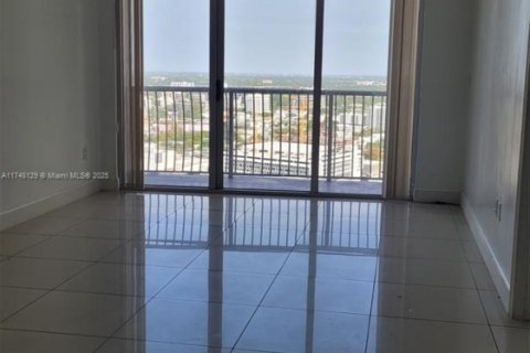 Condominio en venta en Miami, Florida, 1 dormitorio, 73.49 m2 № 1704467 - foto 3