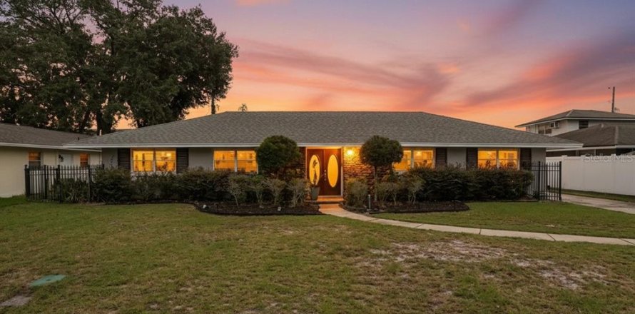 Casa en Belle Isle, Florida 3 dormitorios, 164.72 m2 № 2429214