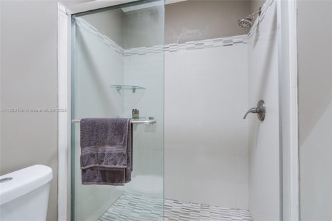 Купить кондоминиум в Коконат Крик, Флорида 2 спальни, 90.86м2, № 1964786 - фото 17