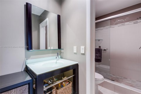 Купить кондоминиум в Коконат Крик, Флорида 2 спальни, 90.86м2, № 1964786 - фото 16